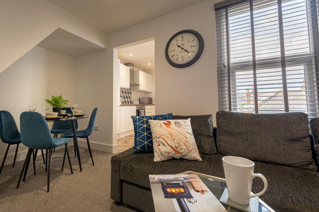 1 Bed Central - Free Parking - Long Stay Offer Strood Exterior photo