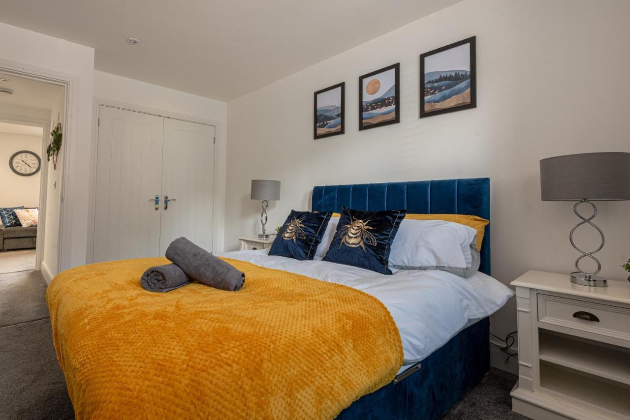 1 Bed Central - Free Parking - Long Stay Offer Strood Exterior photo